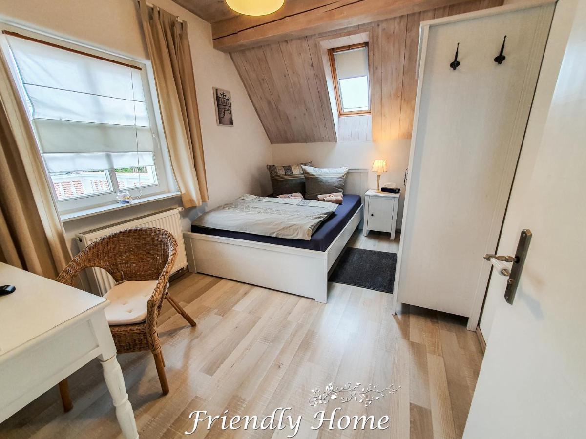 Friendly Home - "Gemuetliches Backsteinhaus" Koeln Bonn Phantasialand Bornheim  Eksteriør bilde